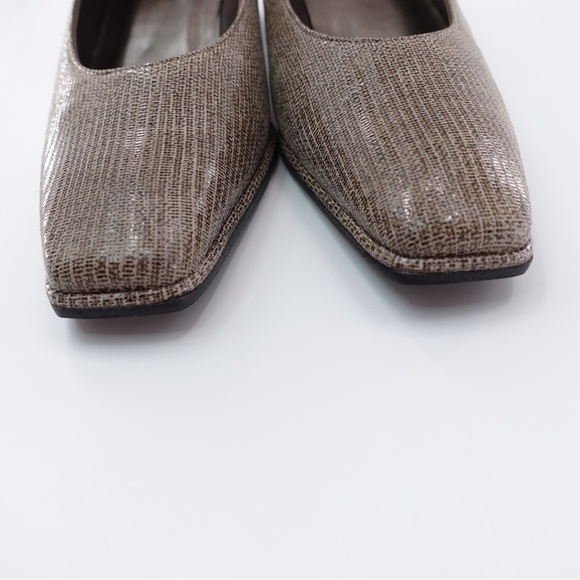 Stuart Weitzman Tan Reptile Print Leather Pumps Heels Square Toe Sz 7.5 - Picture 2 of 16